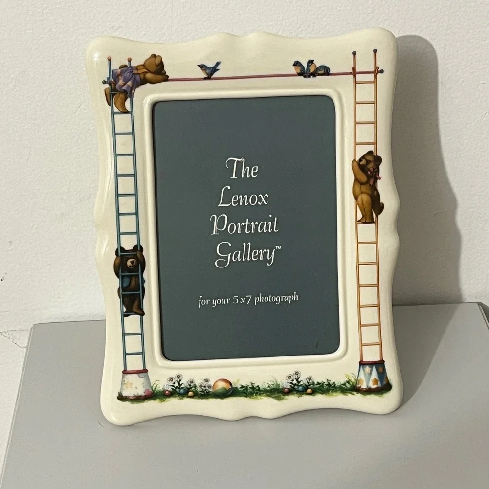 Lenox Picture Frame Unisex 5x7 Ivory China‎ Bears Heirloom Collection Whimsical